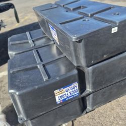 DOCK EDGE  400LB FLOAT CAPACITY  NEW 50$ X1.   200$X5