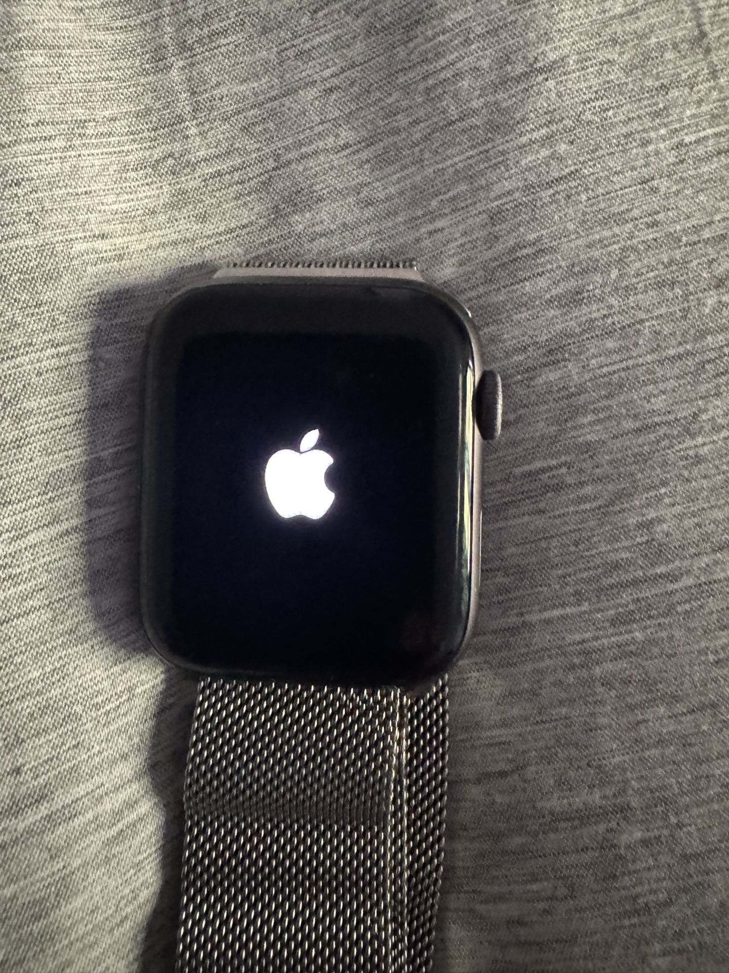 Apple Watch Series 5 Black Cour