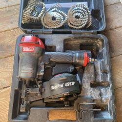 Senco RoofPro 455XP Nail Gun 