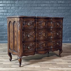 French Louis XV Style "Four Centuries" Oak 3-Drawer Dresser by Henredon, c.1960's - Delivery Available 