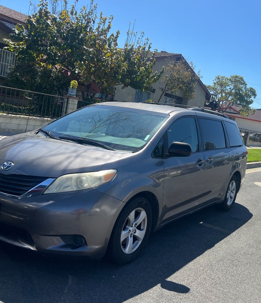 2011 Toyota Sienna