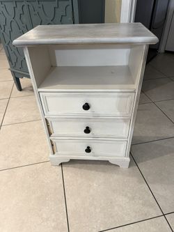 Little Dresser