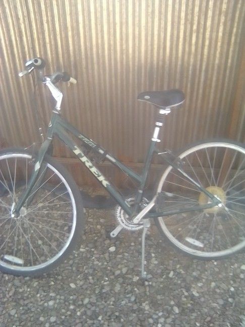 TREK 7200 MULTIRACK BICYCLE