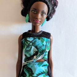 Barbie Fashionistas #25 Petite Doll
