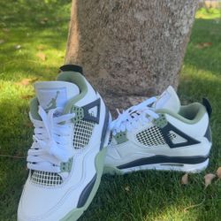 Air Jordan Retro 4 Seafoam