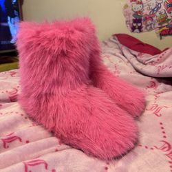 pink fuzzy boots 