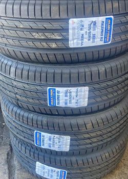 205/60R16 Maxtrek Set Of 4 New Tires