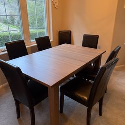 Dining Room Table & Chairs