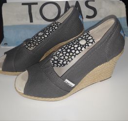 TOMS CLASSIC WEDGE SIZE 5W