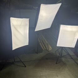 3 Studio Lights Work Great