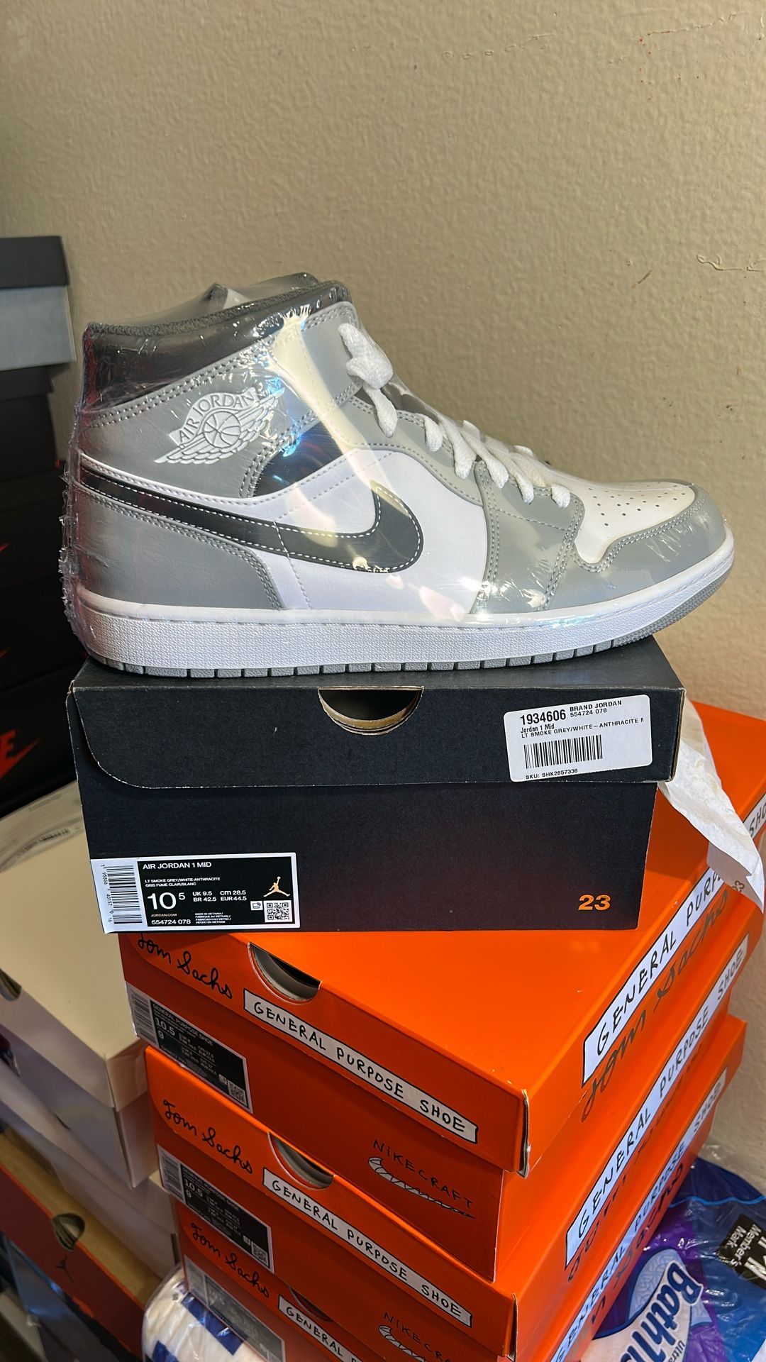 Air Jordan 1 Mid Light Smocke Grey Men Size 10.5