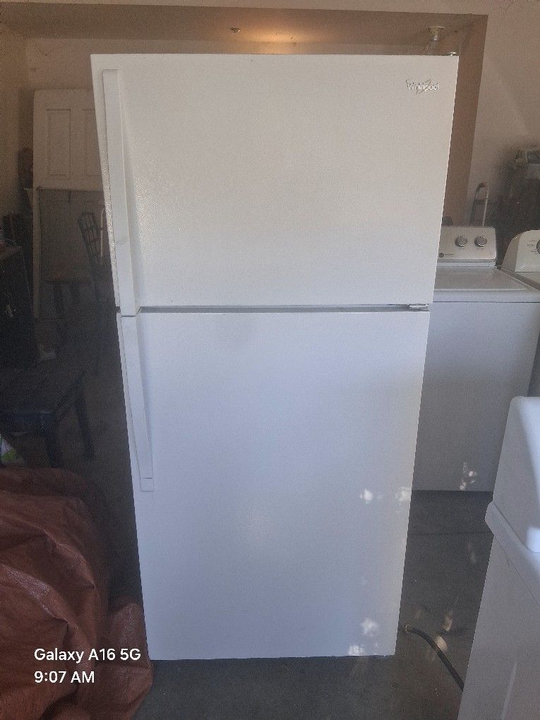 Whirlpool Apartment Size Fridge