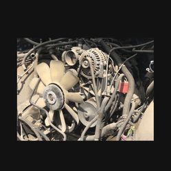 Motor Y Tramicion 4.8 De Chevy 5.3 Y El 6.0 Y El 8.1 Y Mas De 200 Carros Para Partes 