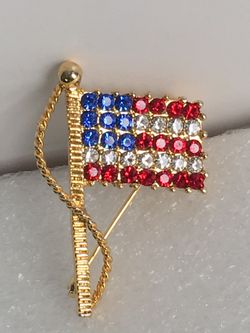 AMERICA FLAG BROOCH PIN