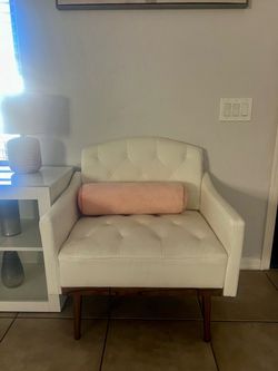 Accent chair