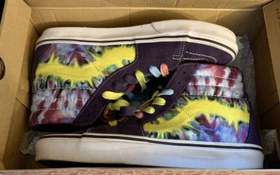 SK8-Hi Tie Dye Mysterioso/True Vans Size 9 and Womens size 10 1/2