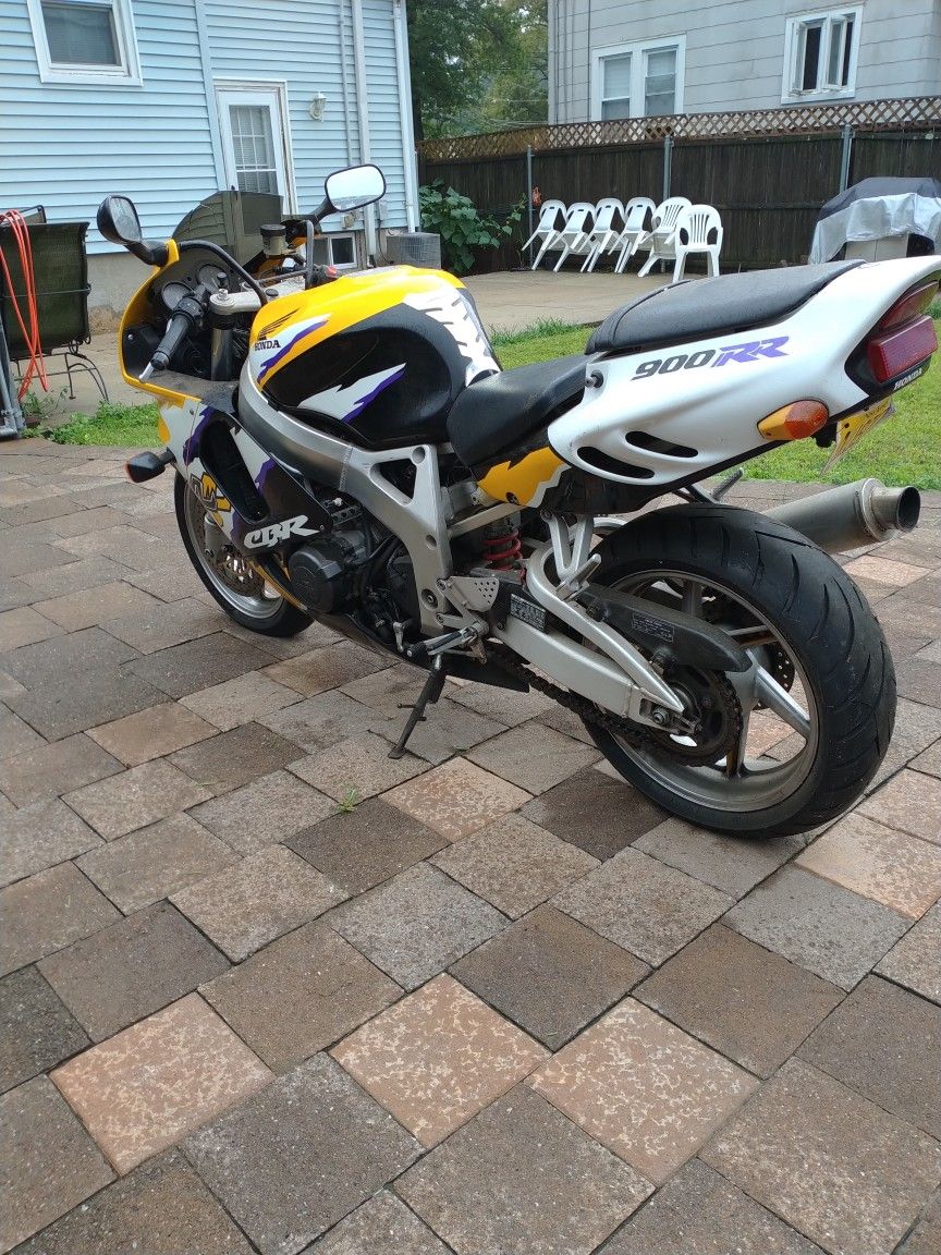 1997 Honda cbr 900