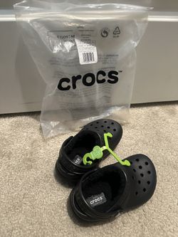 Fuzzy Classic Lined Crocs Toddler Size C7 Black