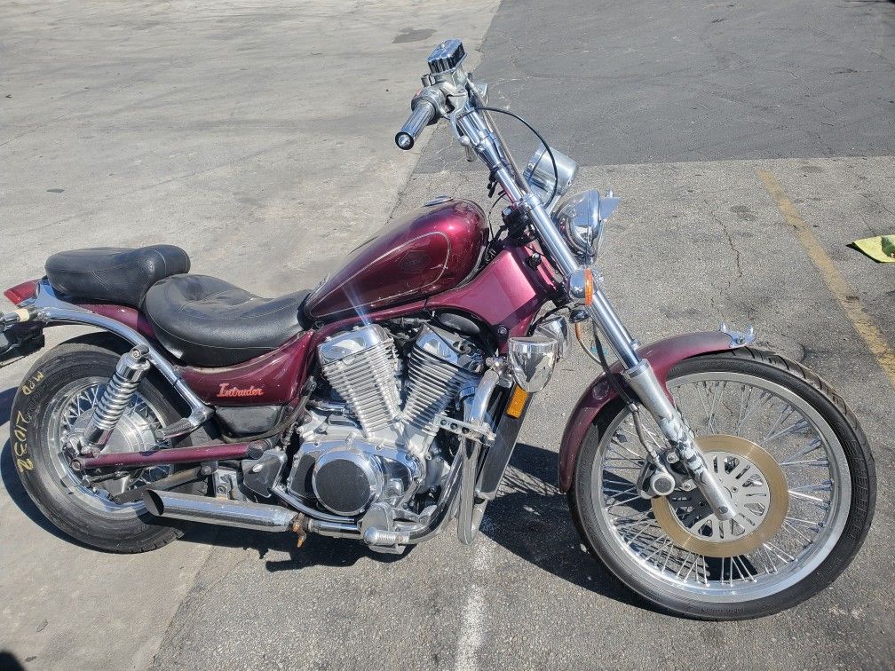 90 Suzuki Intruder 800cc