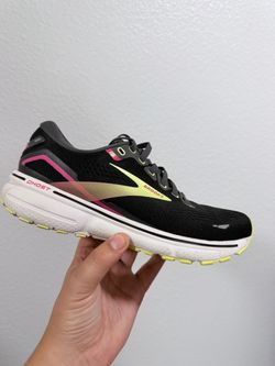 Brooks ghost running shoes
