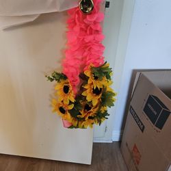 Free- Sunflower Lei
