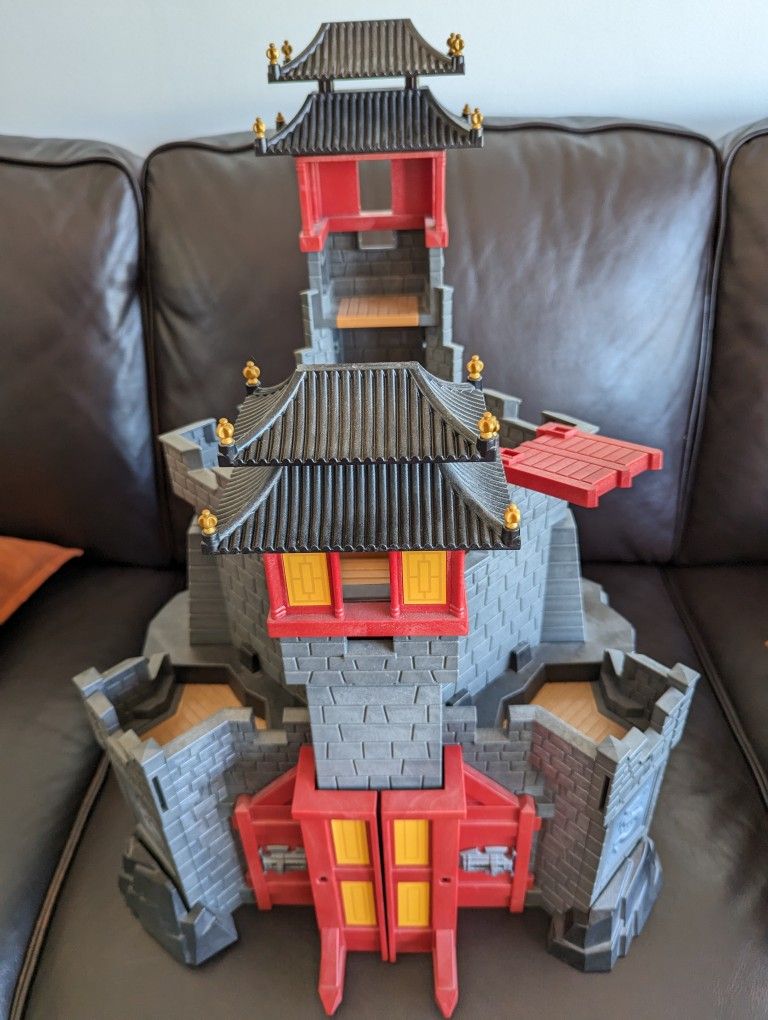Playmobil 5479 Great Asian Samurai Dragon Castle