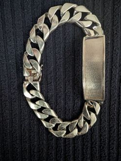 Gold bracelet