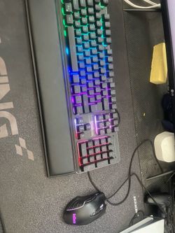 Only has been used a couple times. It’s in really good condition and it’s not broken. Only has been used a couple times. It’s in really good condition