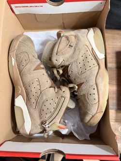 Jordan 6 X Travis Scott "British Khaki" Size 2y