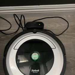 Roomba 690 Vacuum