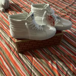 Brand New  Vans  For Men Size 9