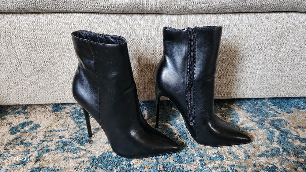 Brand New Just Fab Black Booties