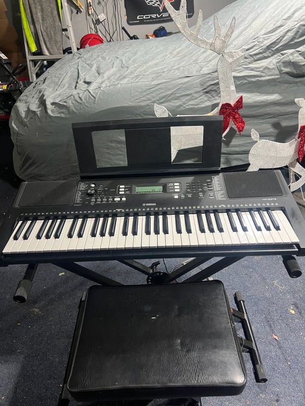 YAMAHA PSR E373