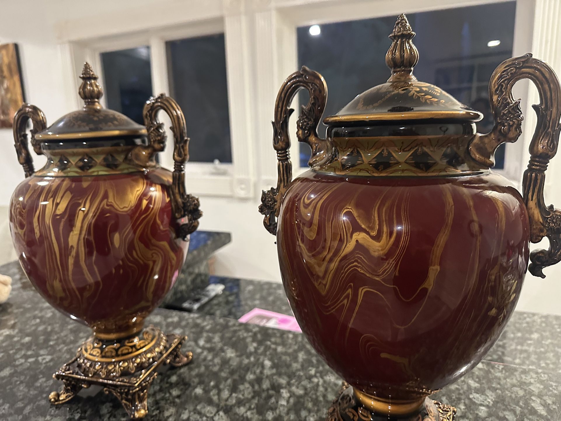 Vintage Decorative Footed Urn With Handles&Lid