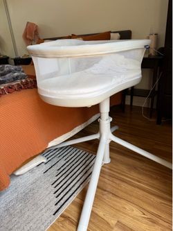 Halo bassinet in North Park