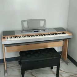 Yamaha DGX-620 electric piano comes with the stand and bench