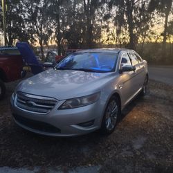 2010 Ford Taurus