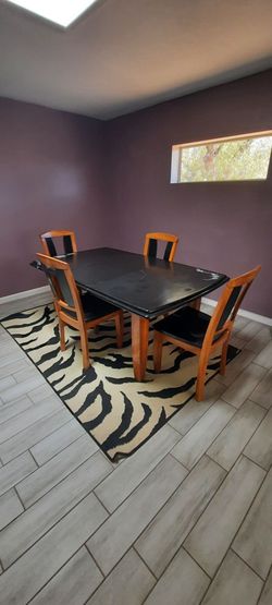 Kitchen Table & Chairs