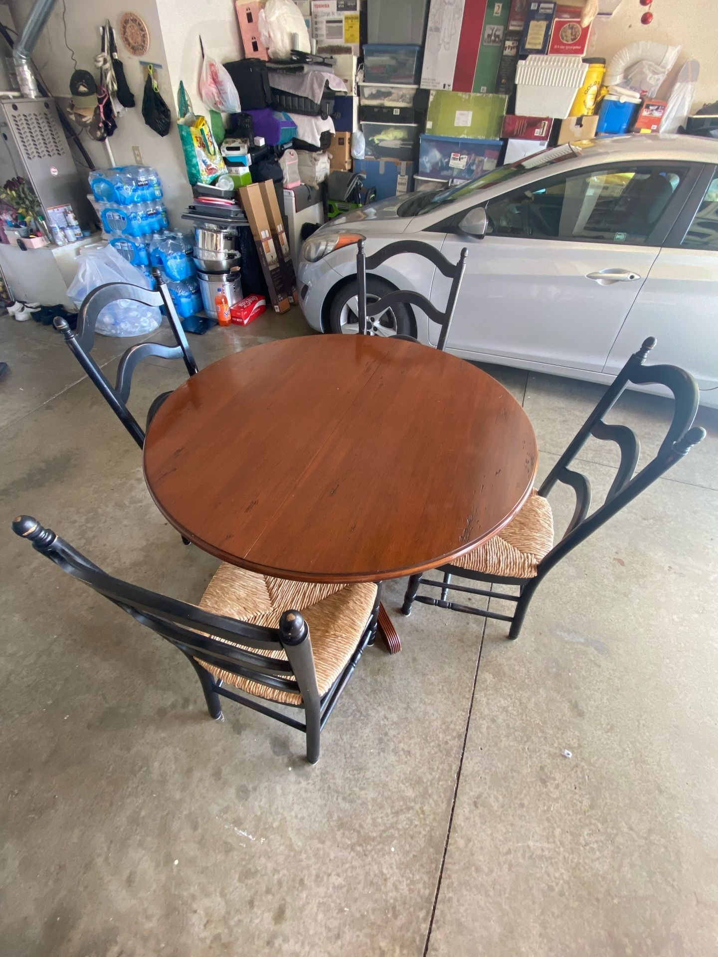 Dinning Table With Chairs