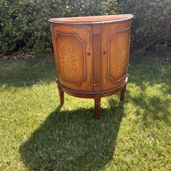 Vintage side table / cabinet