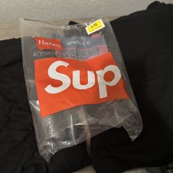 Supreme Hanes Black Tee Size L (3)