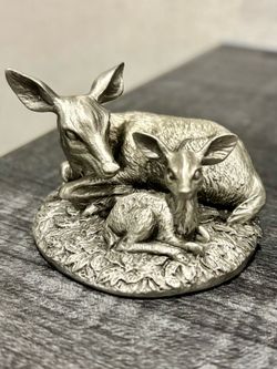 Deer and Fawn Hudson Fine Solid Pewter 1982 Vintage #2786