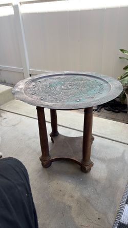 Folky Aztec table