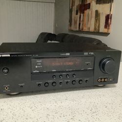 * Yamaha * Natural Sound High Power Home Theater Receiver In Like New Condition . Powerful Amazing Sounding Receiver . Must See . 