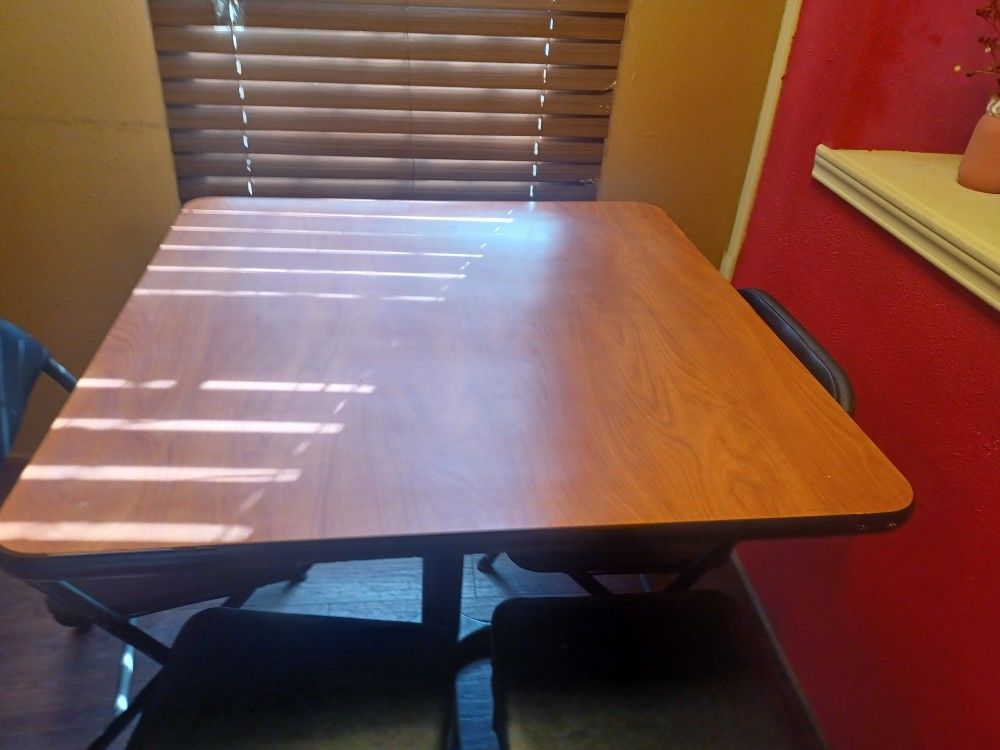 Kitchen Table Square 24in *24in Light Brown