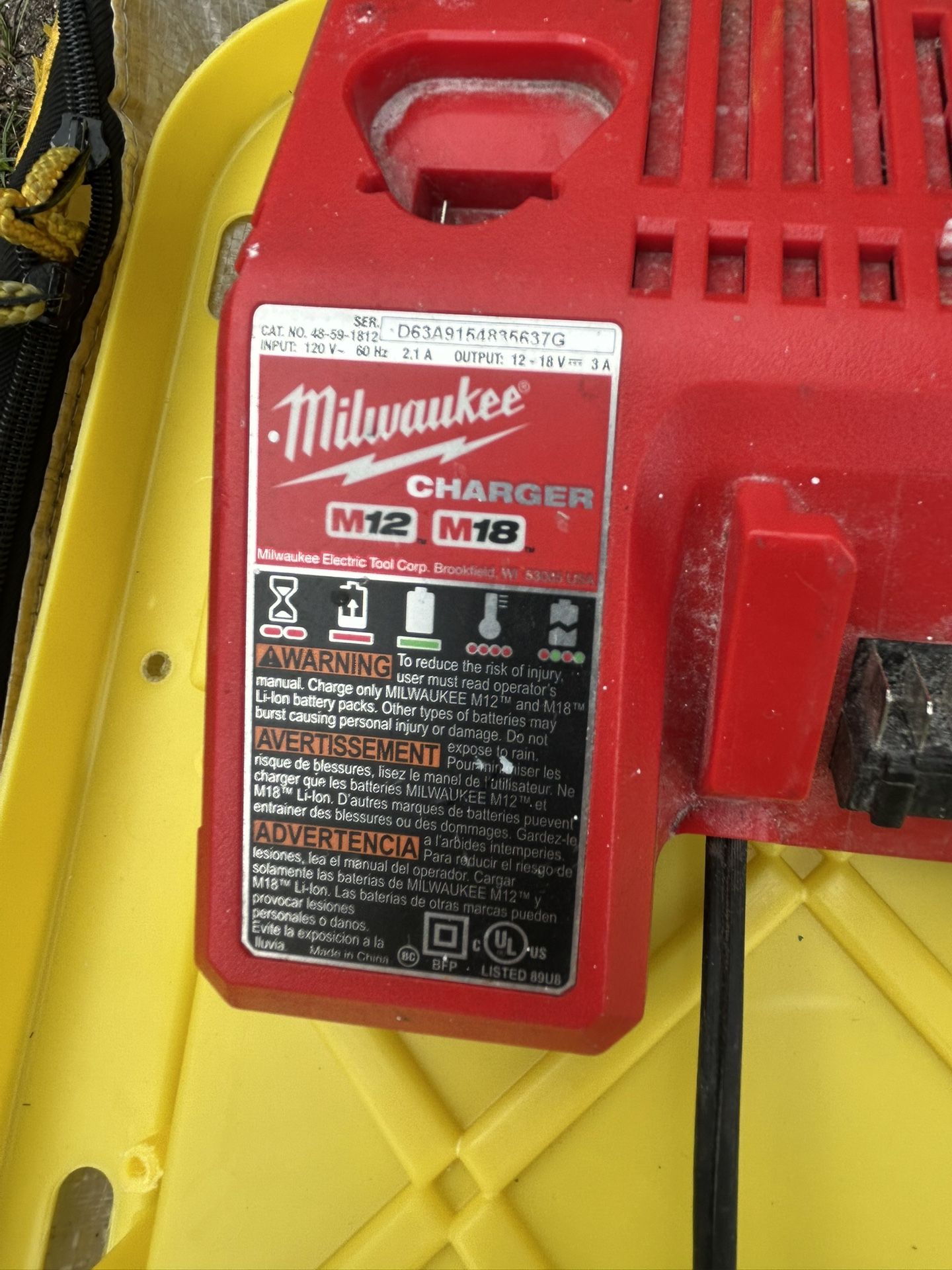 Cargadores Milwaukee