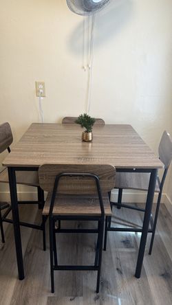 Bar Height Dining Table Set with 4 Stools
