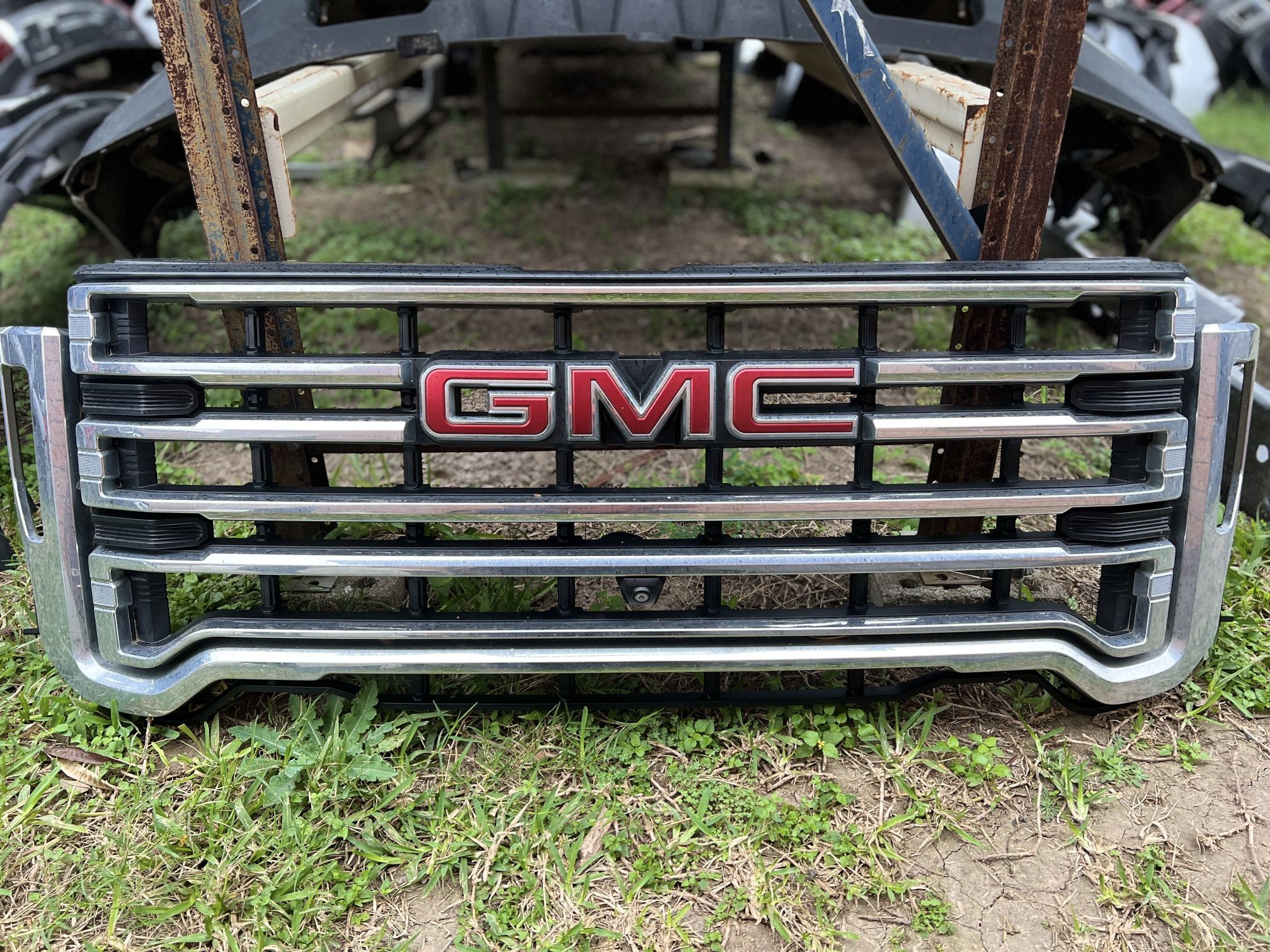 Parrilla con cámara GMC SIERRA 2(contact info removed) HD 2024