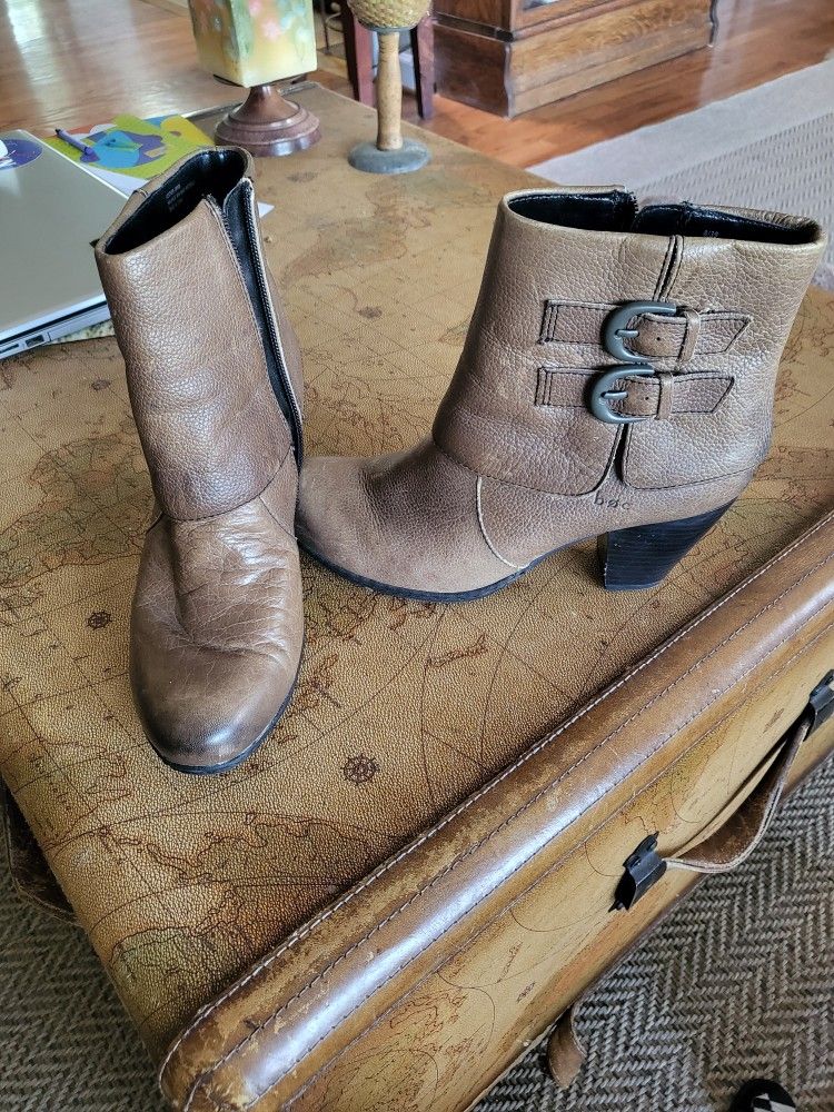 B O C Leather Boots Size 8