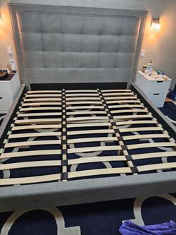 King Bedframe and headboard